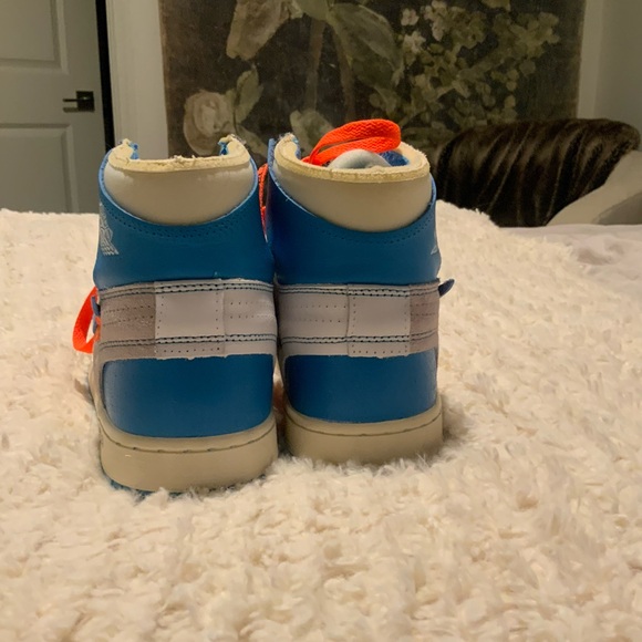 NIKE OFF-WHITE JORDAN 1